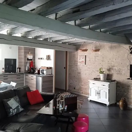 L'Ecurie De Lili Entre Bourges Et Sancerre Apartment Azy Exterior photo