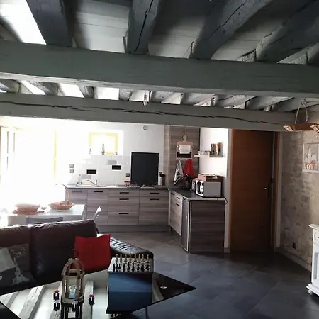 L'Ecurie De Lili Entre Bourges Et Sancerre Apartment Azy Exterior photo
