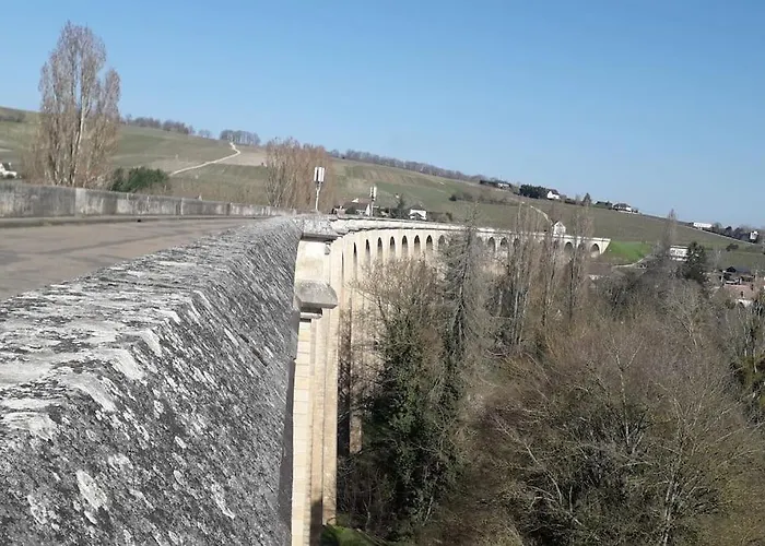 L\'Ecurie De Lili Entre Bourges Et Sancerre