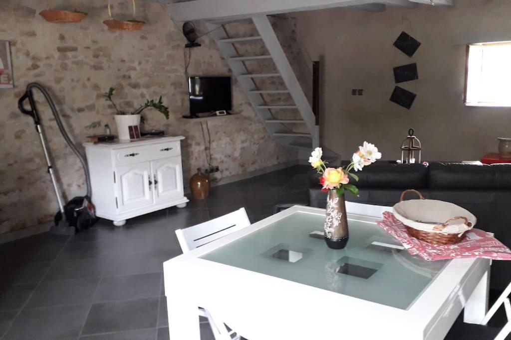 L'ecurie De Lili Entre Bourges Et Sancerre Apartment *